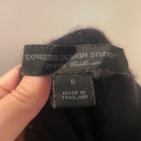 EXPRESS Design Studio 100% Cashmere Black Turtleneck Sweater - Picture 2 of 2